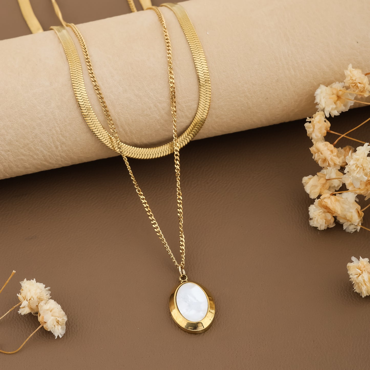 Royal Bloom Oval Pendent